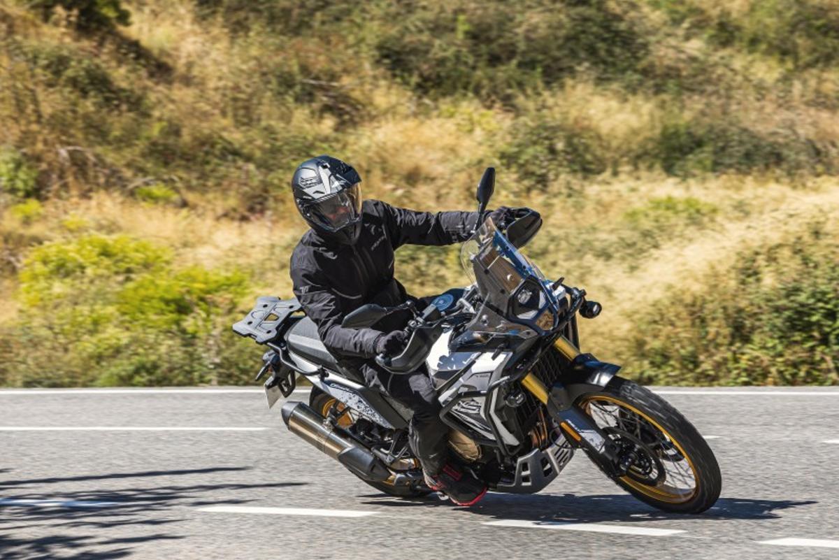 Dinamik bölümde, DS800 Rally üst düzey bileşenlere dayanır