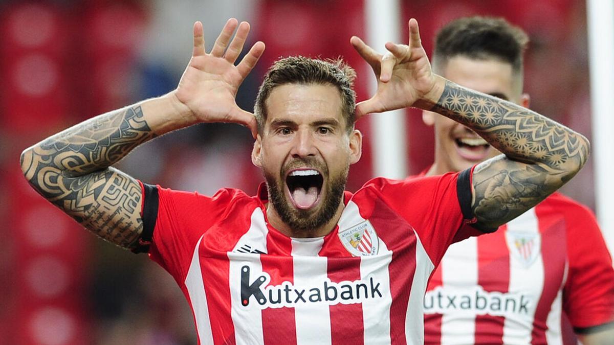 Iñigo Martínez celebra un gol con el Athletic