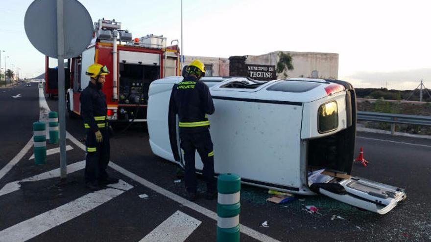 Un motorista de 29 años fallece al chocar con un muro en Santa Catalina