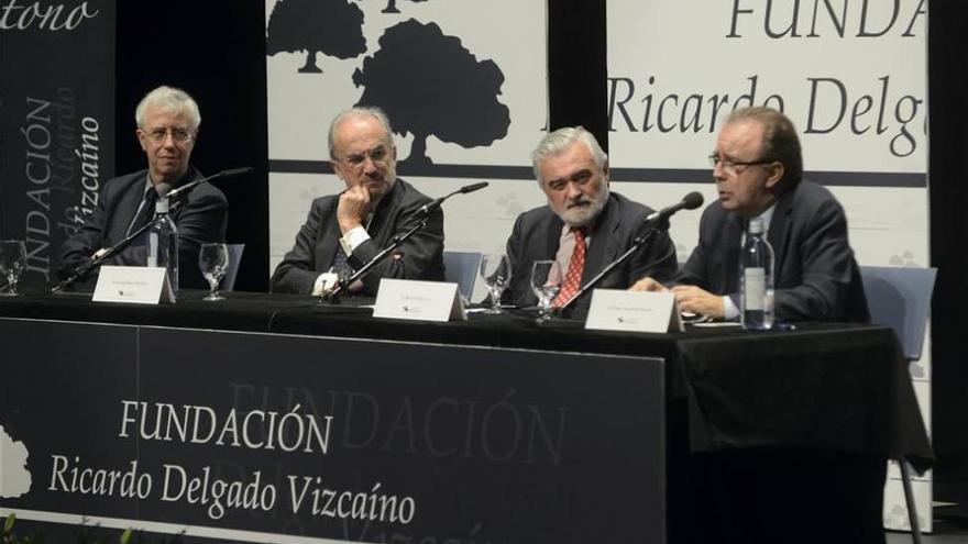 Muñoz Machado critica el uso del TC contra la consulta catalana