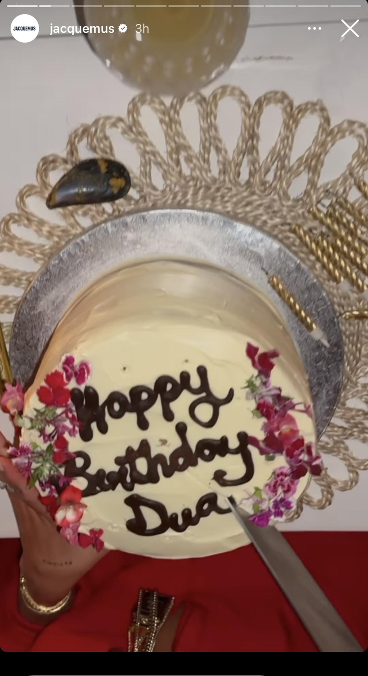 Tarta de cumpleaños de Dua Lipa