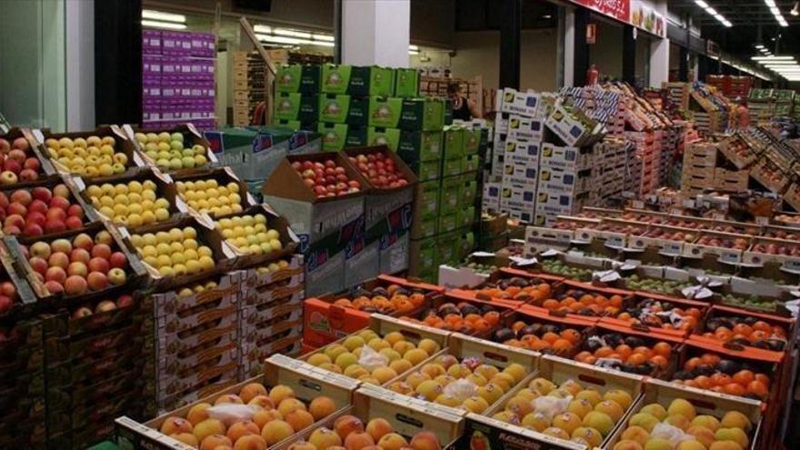 UAGA reclama 11 millones de euros para retirar un exceso de 40.000 toneladas de fruta