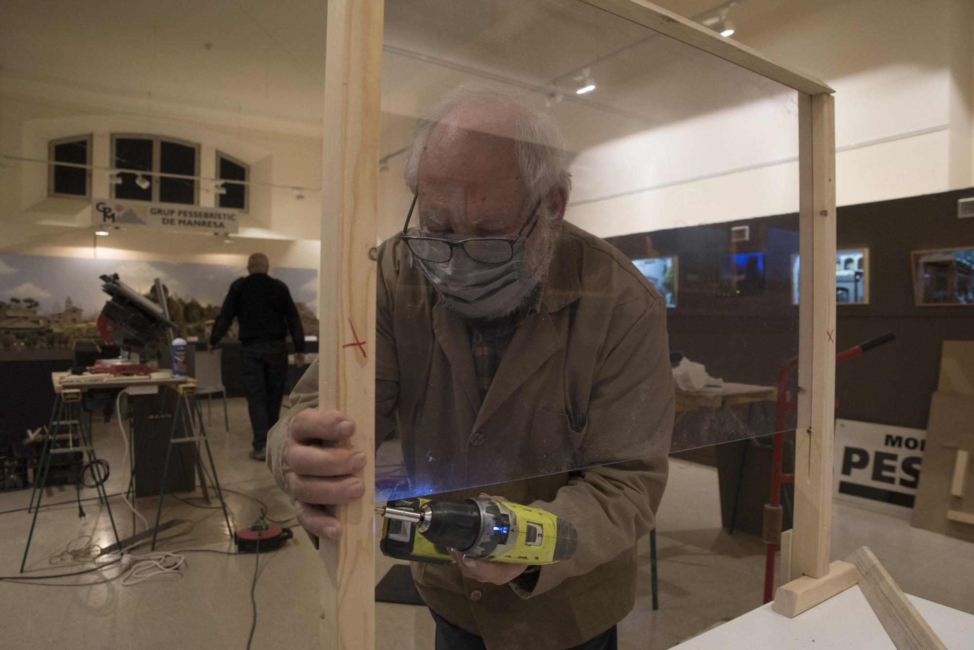 Preparació del Pessebre monumental de Manresa