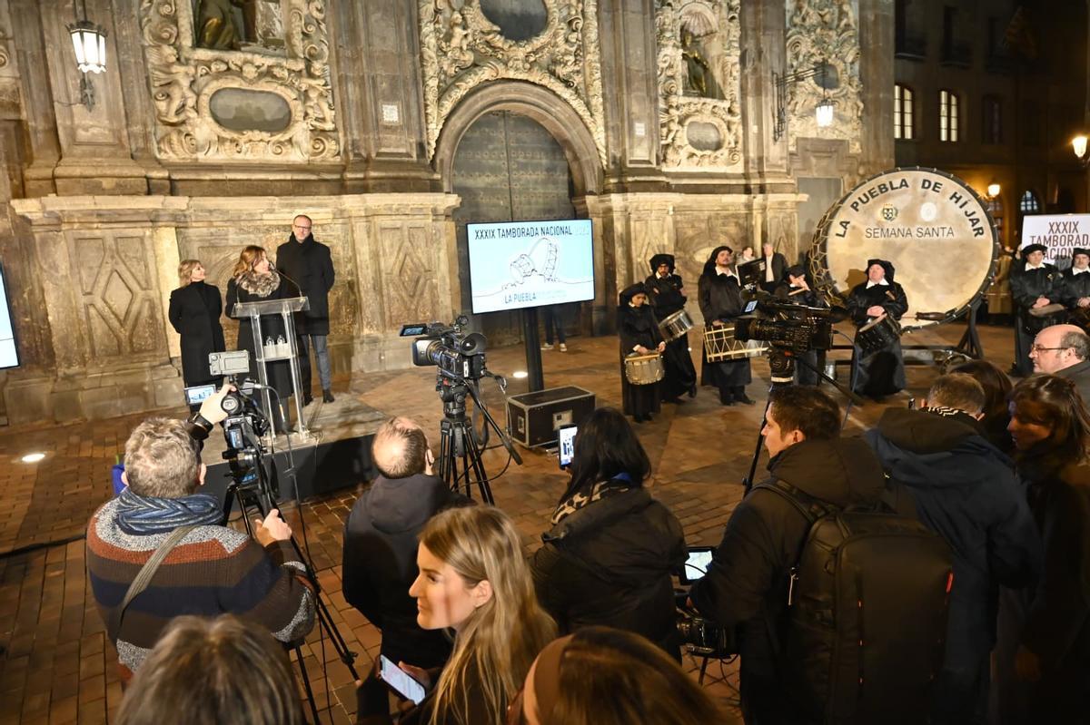 Los tambores del Bajo Aragón han resonado este jueves en el centro de Zaragoza