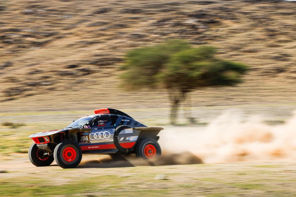 Carlos Sainz, líder del Dakar a falta de cuatro etapas