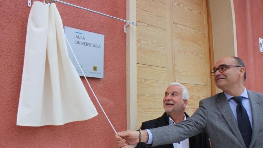 El Aula Universitaria de Altea ya tiene su placa