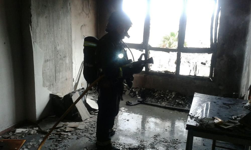 Incendio en un piso en la calle Bejeque