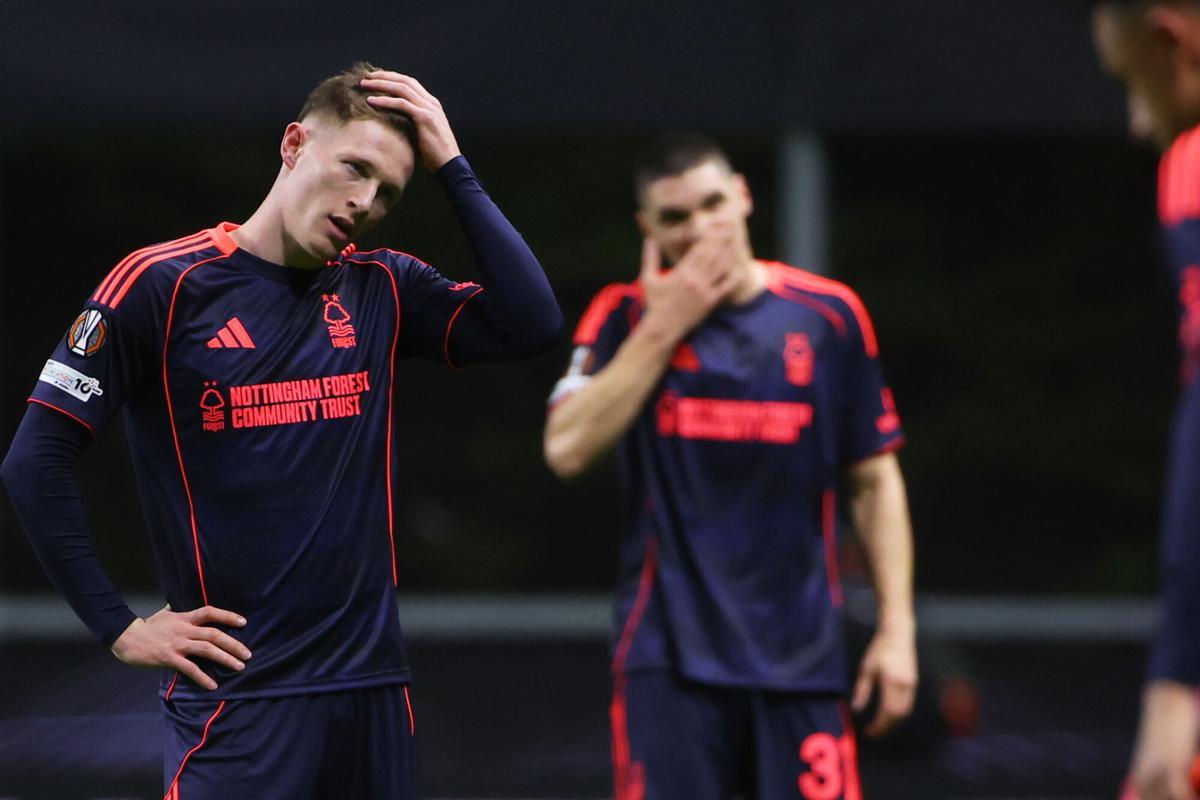Elliot Anderson, con el Nottingham Forest