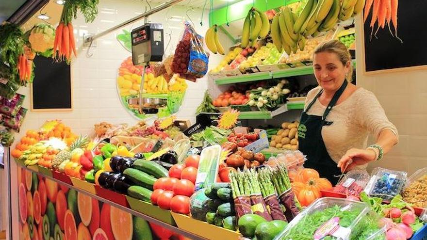 Uno de los nuevos puestos del Mercado de la Merced que abrieron ayer por la mañana.