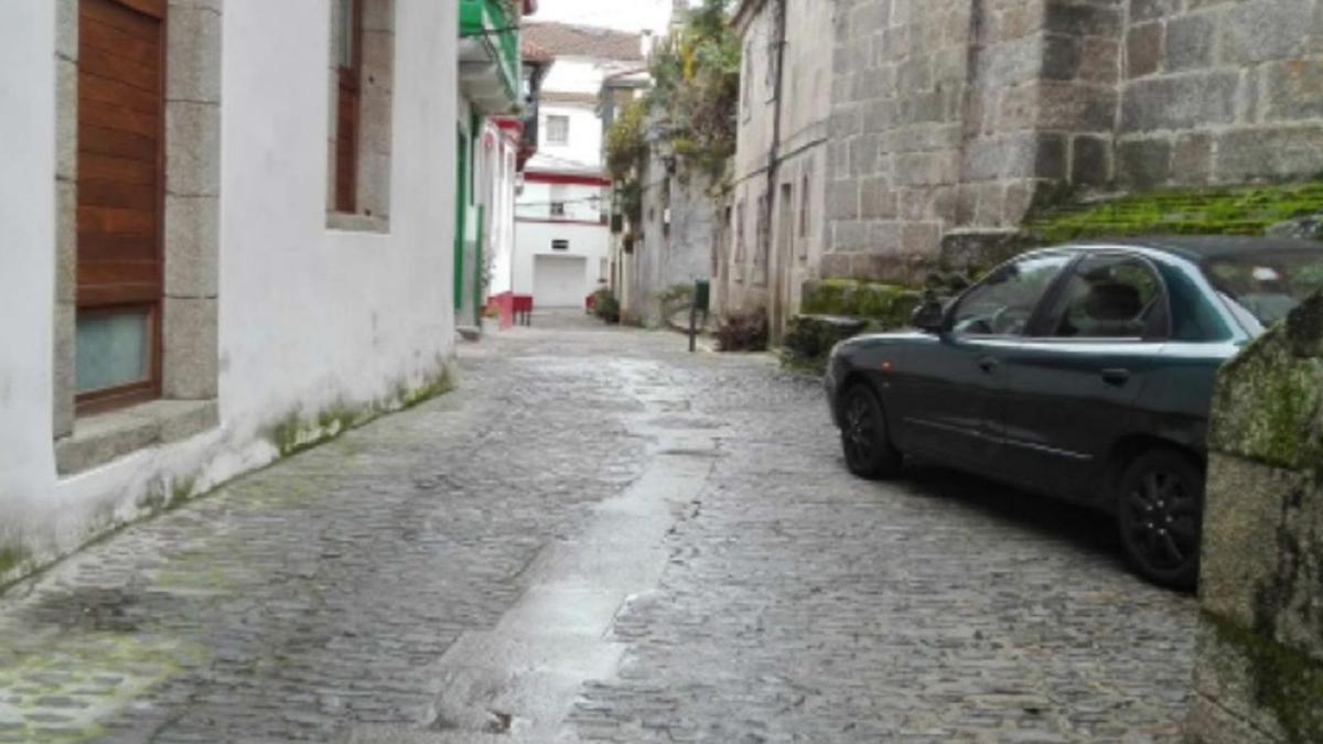 Calle de Santa María, en el casco histórico de Betanzos. |   // LA OPINIÓN