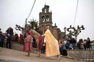 La tradición de los Reyes Magos renace en Andavías treinta años después