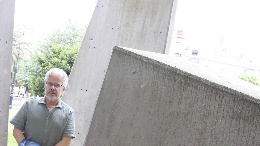 Ángel Antonio Rodríguez: "En Asturias, en cuestión de arte, nos sobra continente y nos falta contenido"