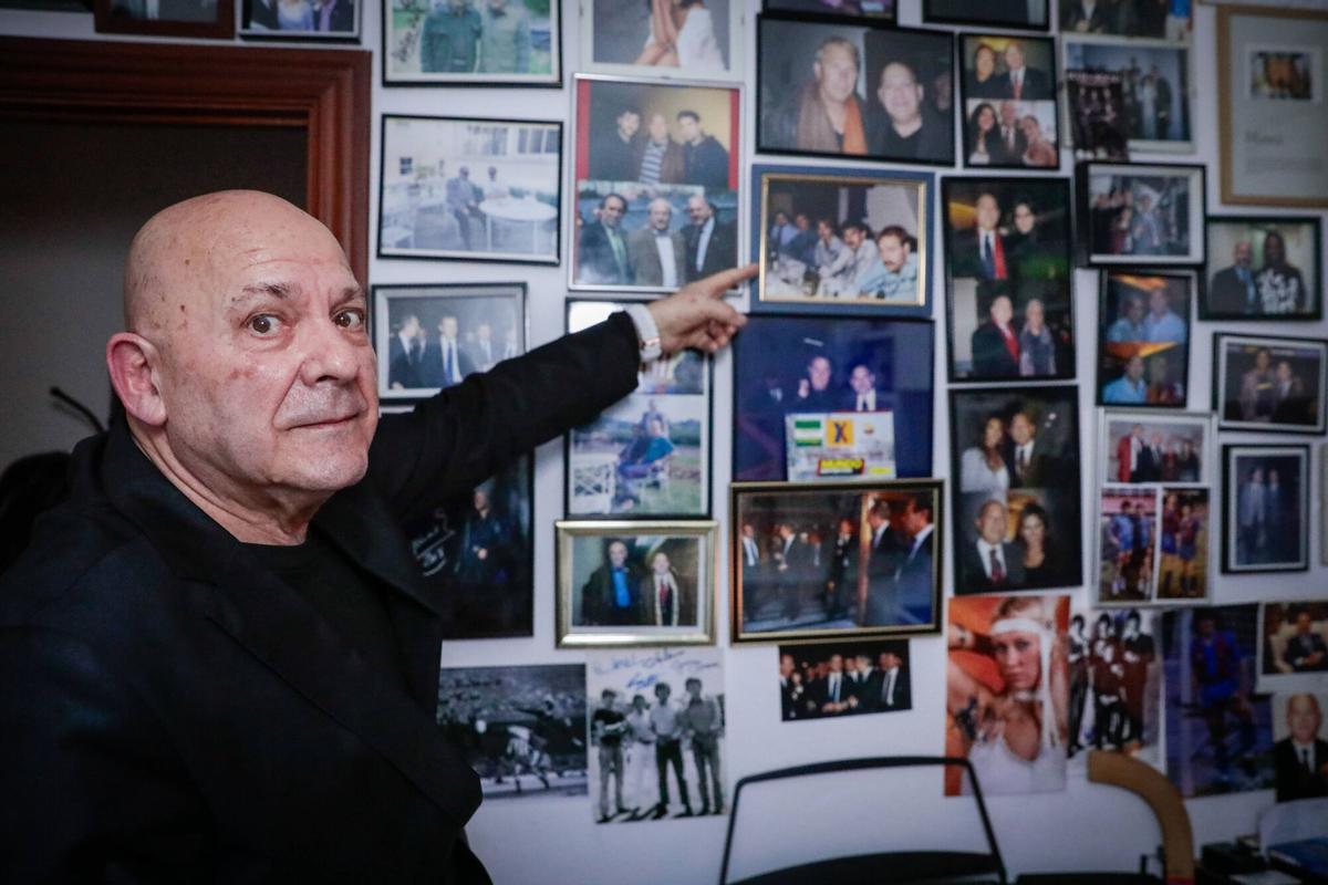 Antonio Iniesta, 40 años trabajando en el FC Barcelona, nos recibe en su casa de Mataró