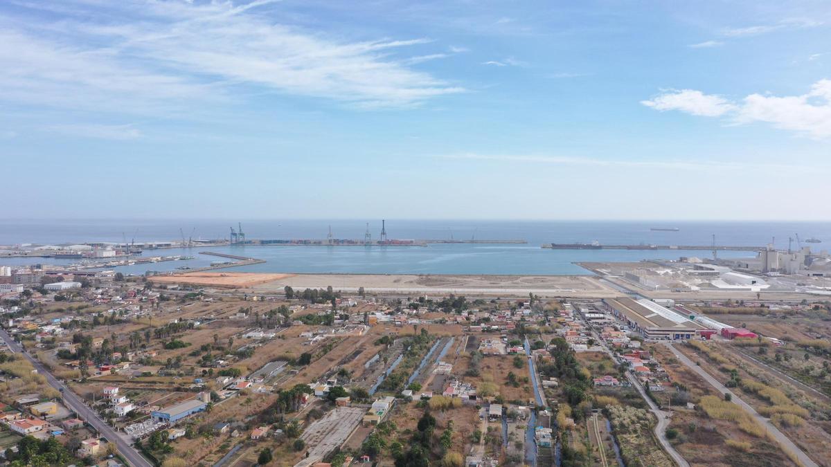 Imagen aérea de la dársena sur de PortCastelló.
