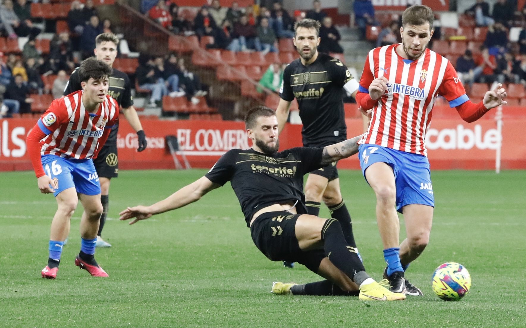 Así se vivió el encuentro entre el Sporting y el Tenerife