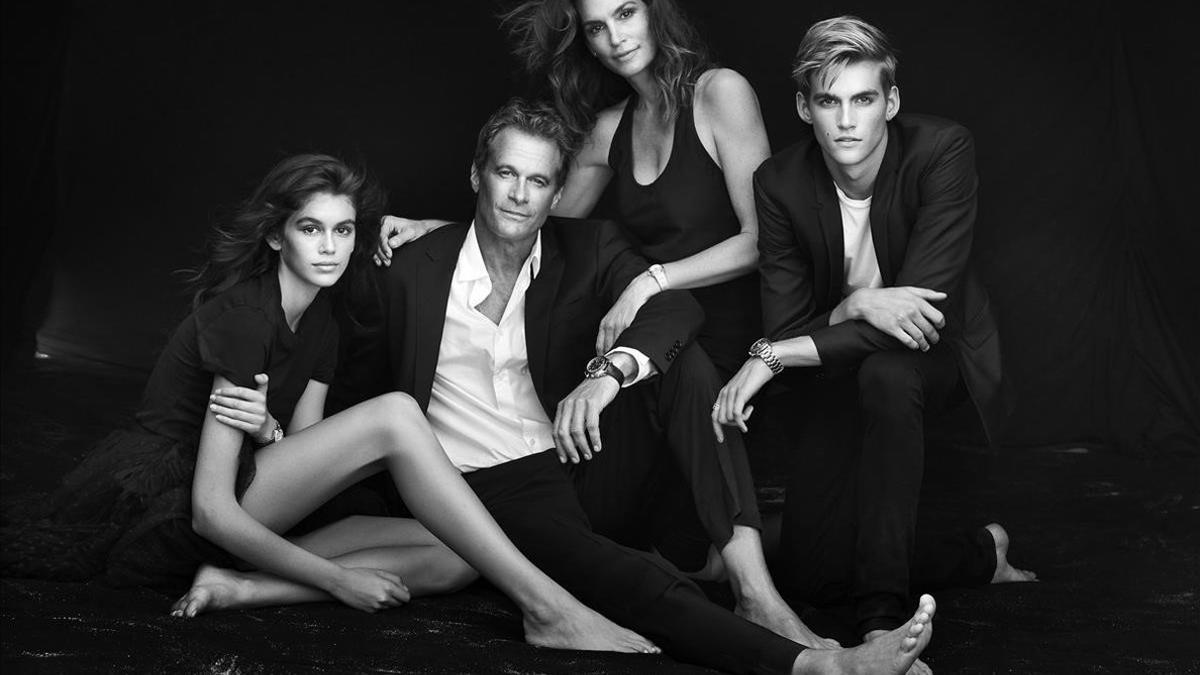 lmmarco40411623 gente  cindy crawford y sus hijos  kaia y presley gerber  nu171004171019