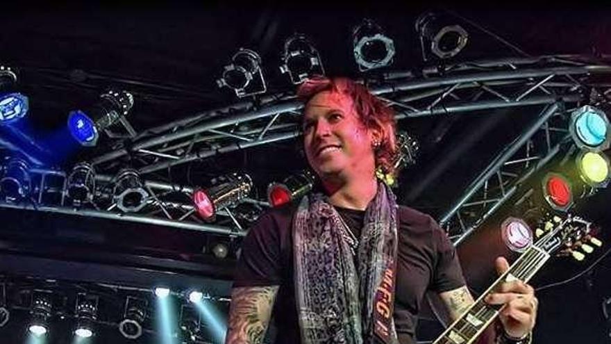 Brandon Gibb durante un concierto del grupo. // John Barry/Fb.Cheap Thrill
