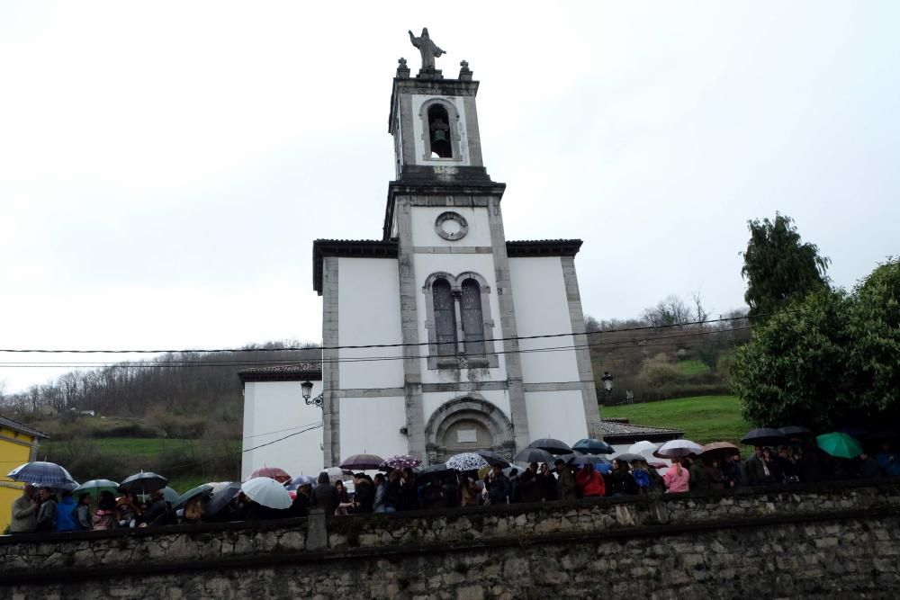 Funeral en Cabañaquinta por Enol Megido