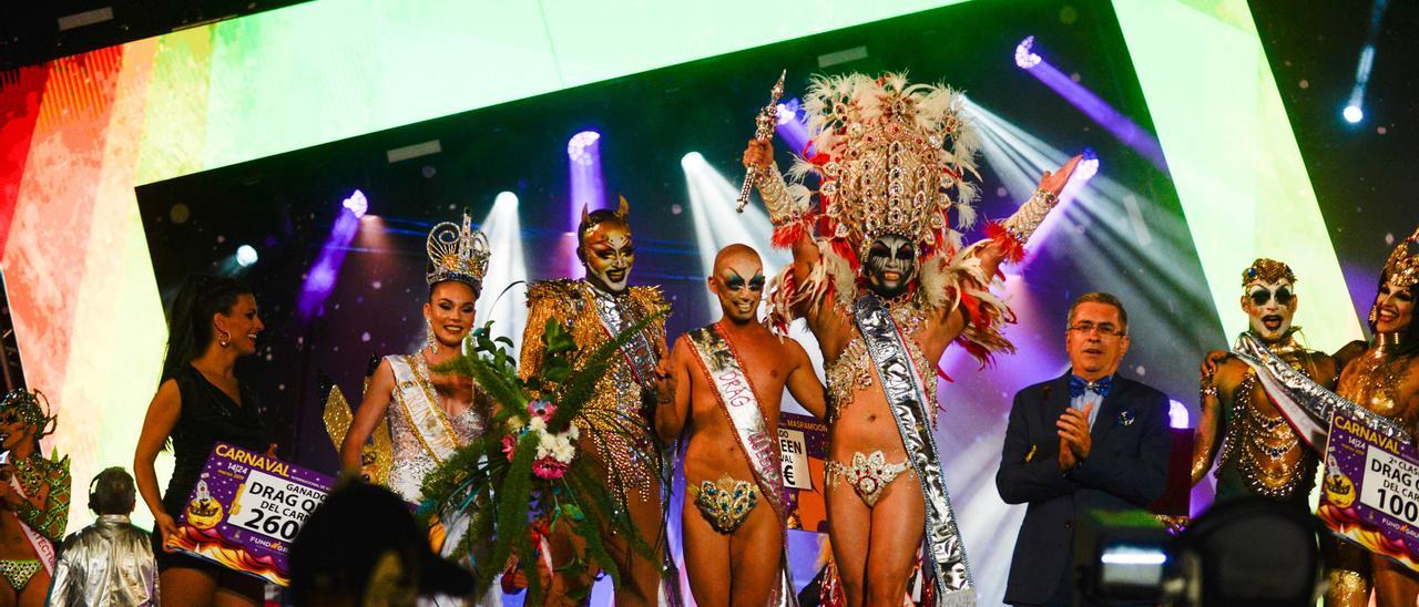 Coronación de Drag Múlciber en la última gala drag celebrada en Maspalomas antes de la pandemia, en 2019.