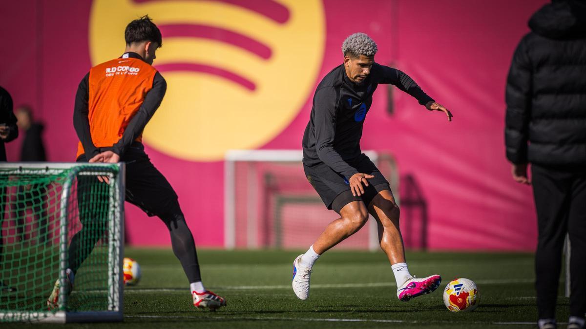 De Jong todavía no se entrena con normalidad