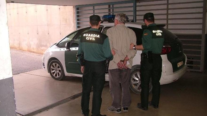Detienen en Santa Pola a un británico de 70 años acusado de abusar de más de 30 niños