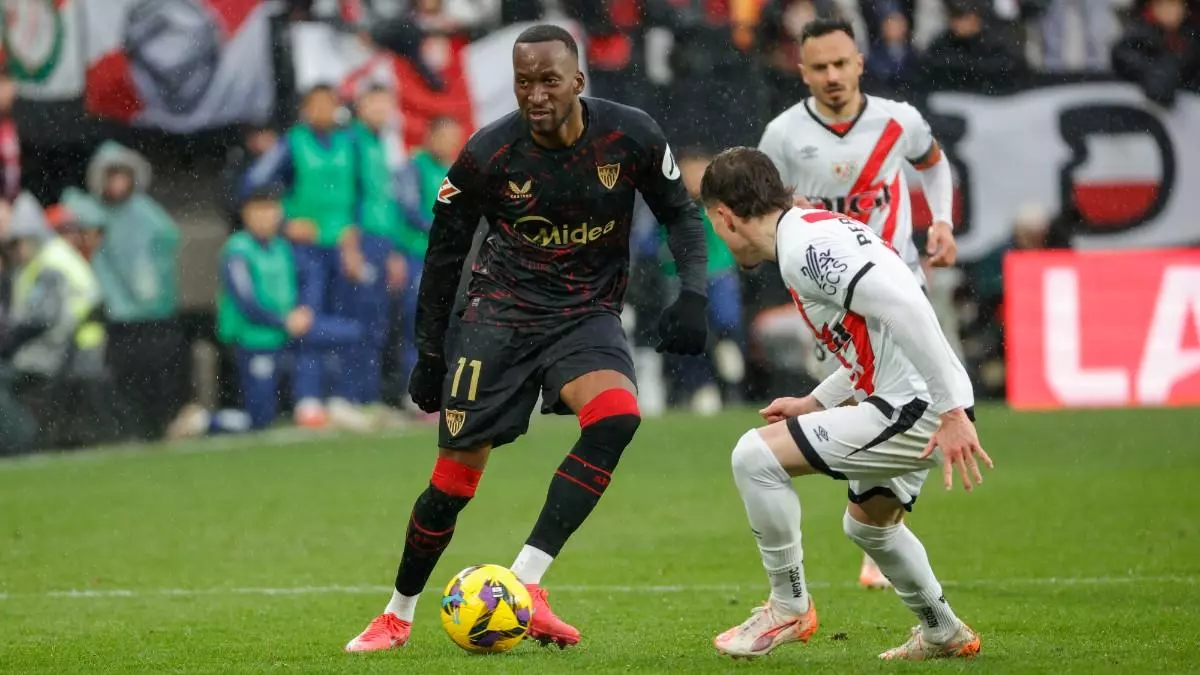 Lukeb芍kio rescata un punto para el Sevilla