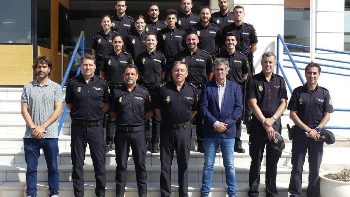 La Policía Nacional incorpora a 143 agentes en prácticas en Canarias - La  Provincia
