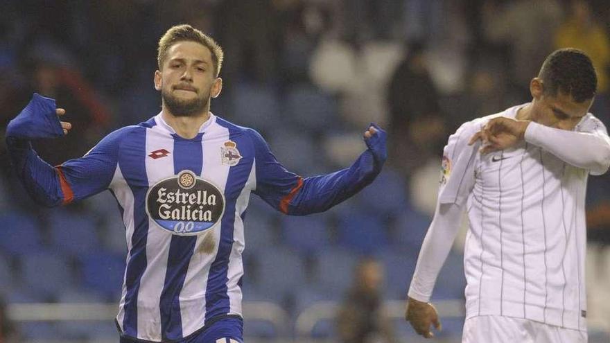 Fede Cartabia, tras marcar ante el Málaga en su primera temporada en el Deportivo, la 2015-16.