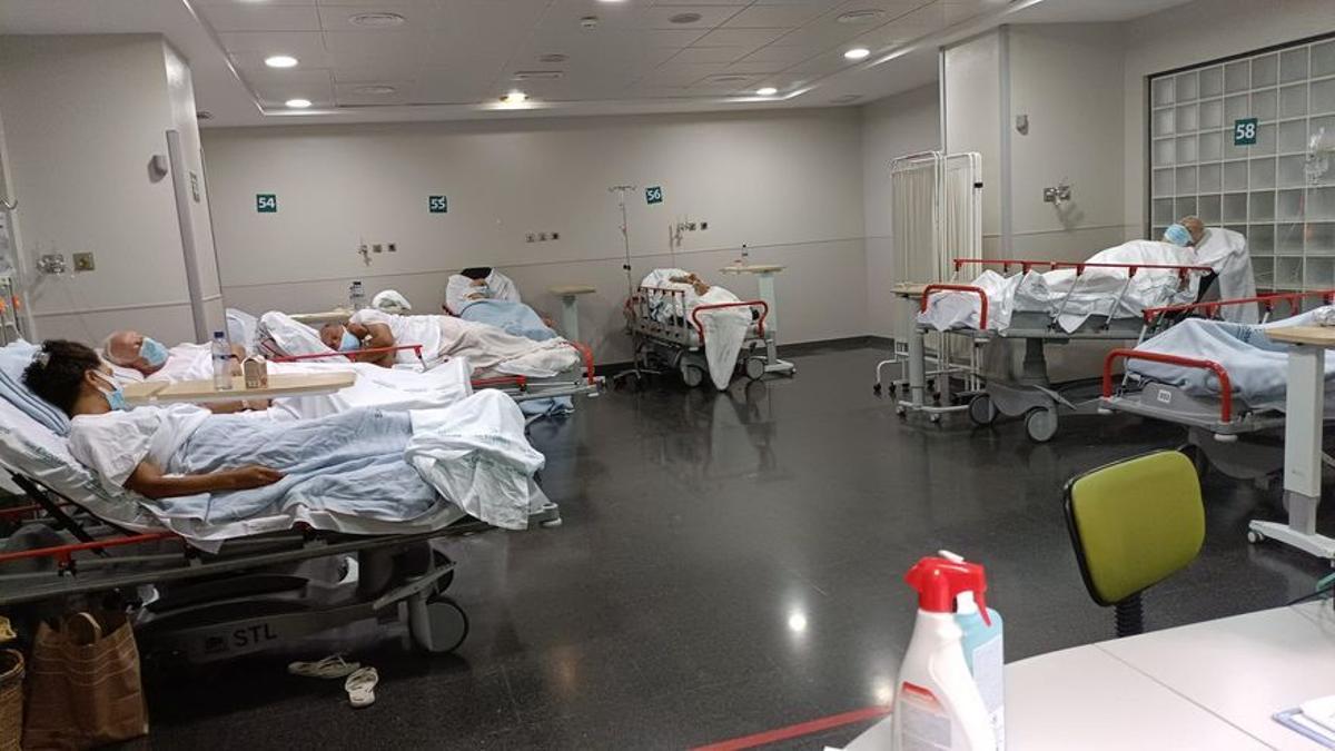 Las Urgencias de Son Espases, colapsadas y con más de cincuenta pacientes a la espera de cama