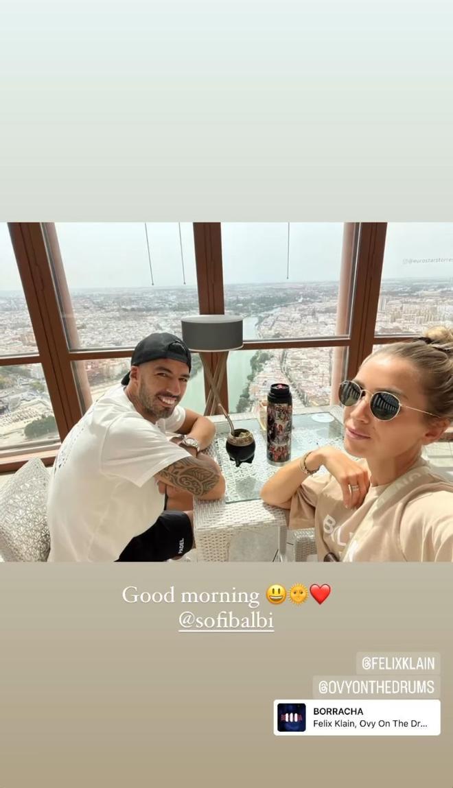 Luis Suárez y Sofi Balbi, disfrutando de las vistas de Sevilla