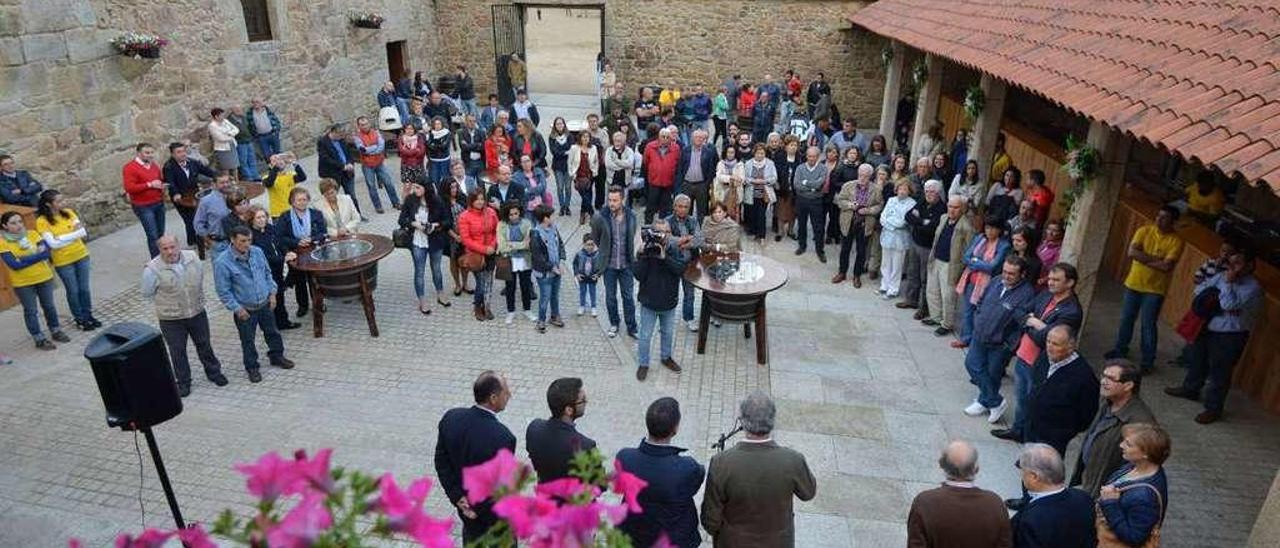 Asistentes a la pasada edición de la Festa do Viño. // G. Santos