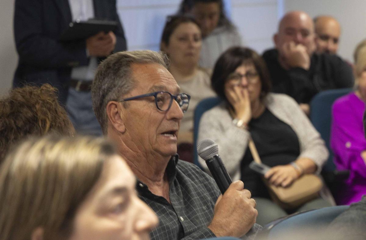 Una tensa asamblea de Hogueras