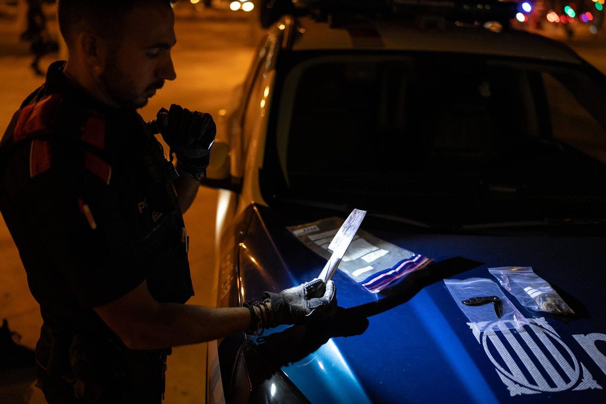 Control de armas blancas en Barcelona. Control de armas blancas en Barcelona.