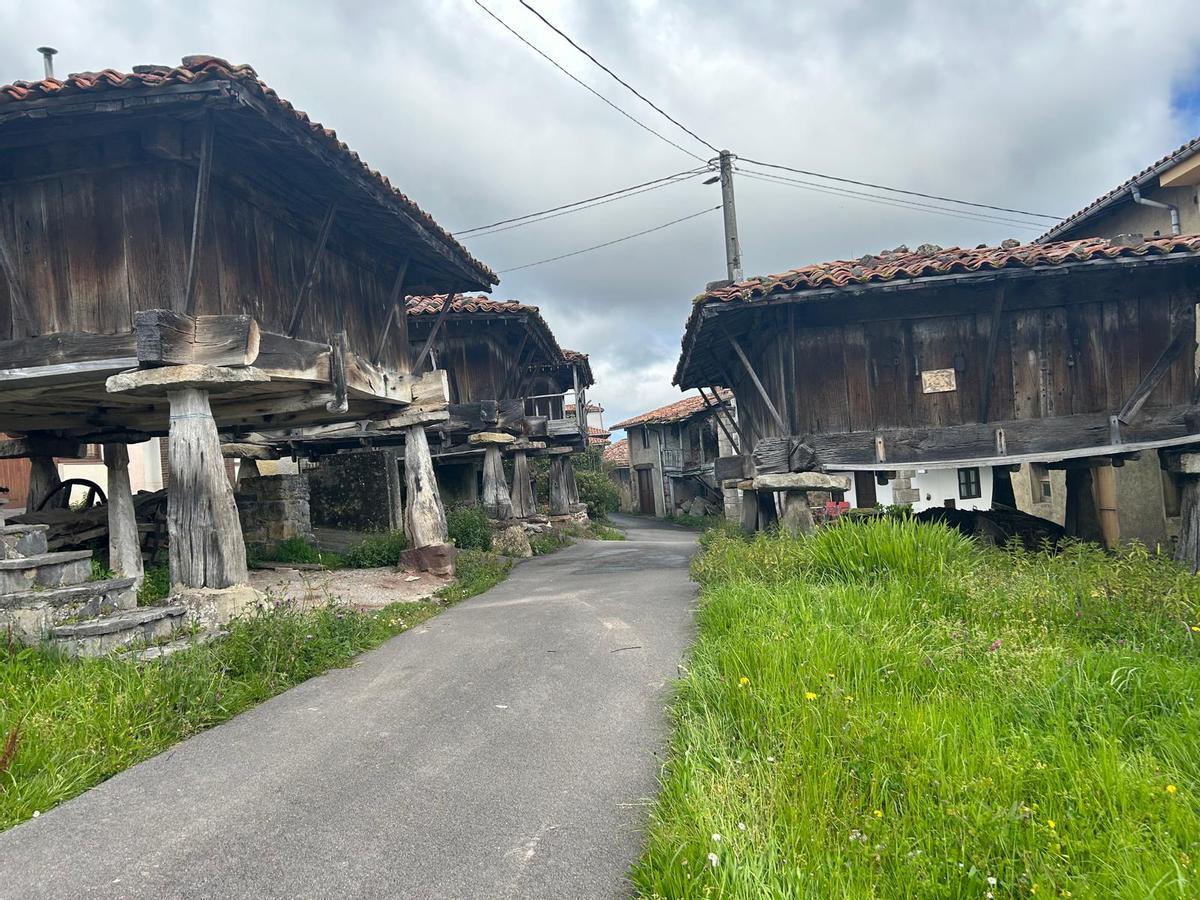 Hórreos en la localidad de Sietes, Villaviciosa.