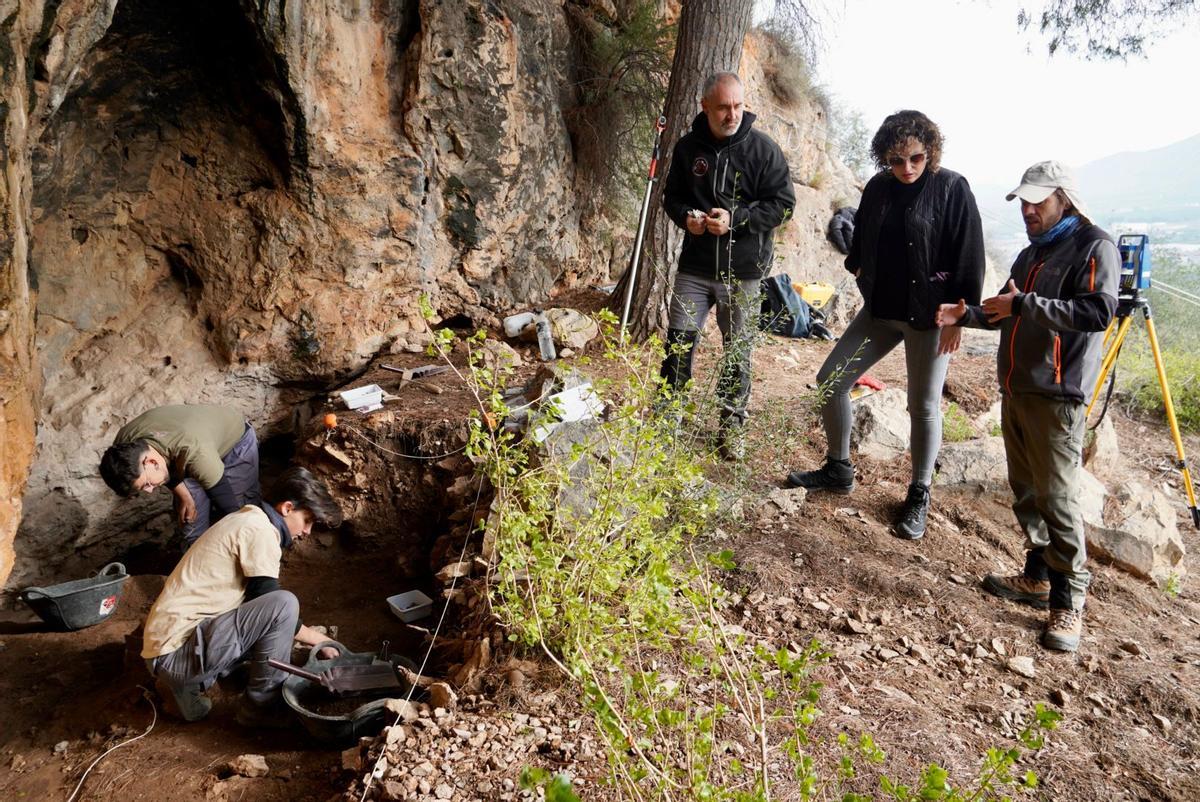 Campaña de excavaciones arqueológicas en el Abrigo de La Capilla