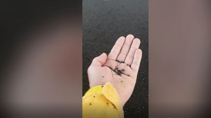 El material del volcán cubre Las Manchas, en La Palma.