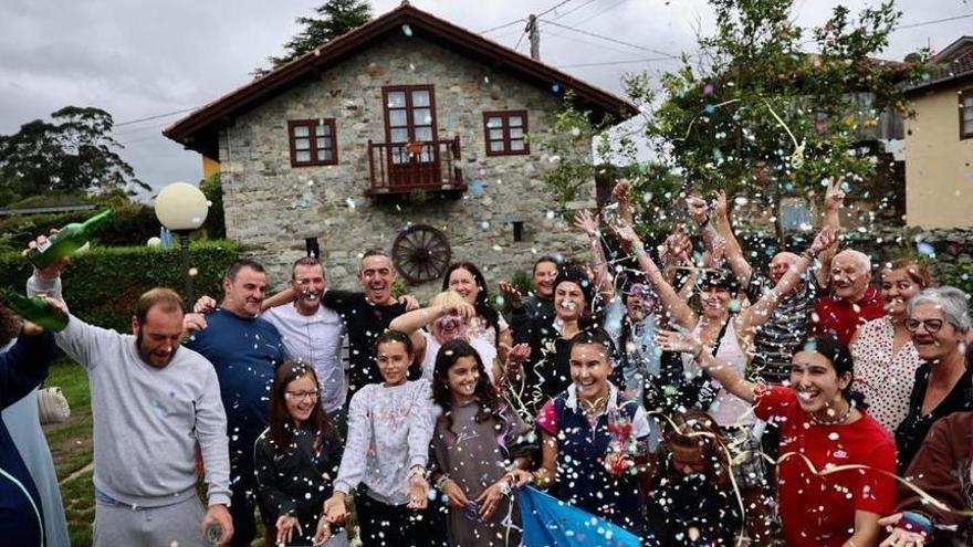 Los vecinos de Cadavedo celebran el premio