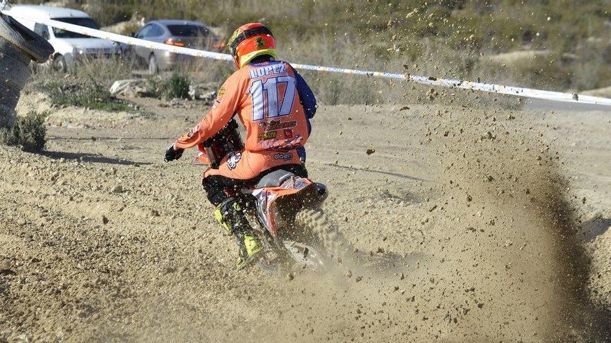 Luis López en el circuito de Traiguera.