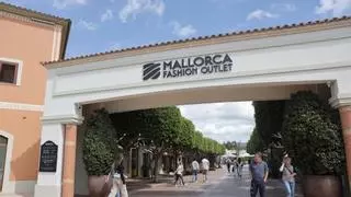 La reforma del centro comercial Festival Park abre otra batalla con el pequeño comercio