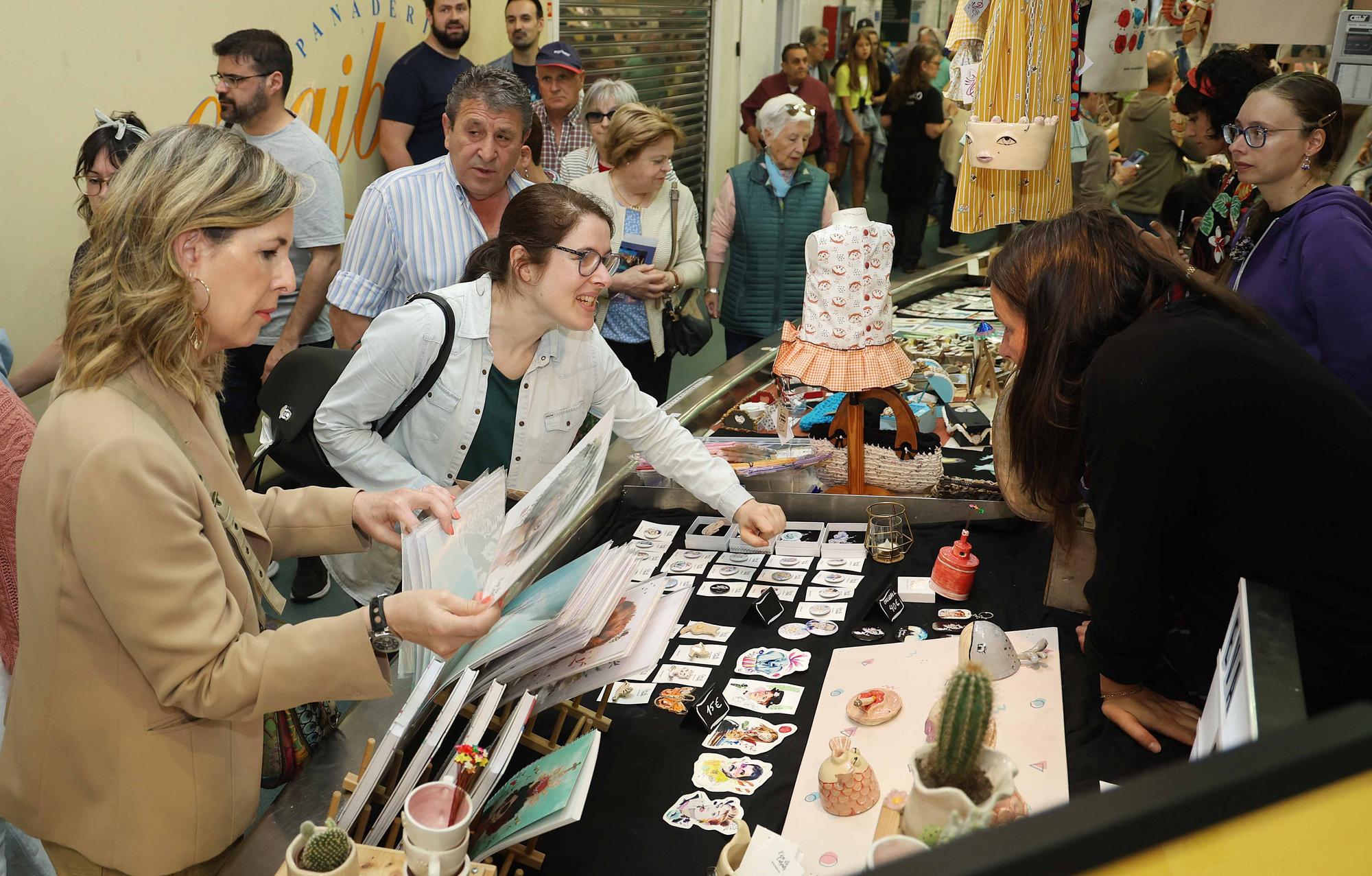 Celebración del Mercado de Arte en la plaza de abastos de O Calvario