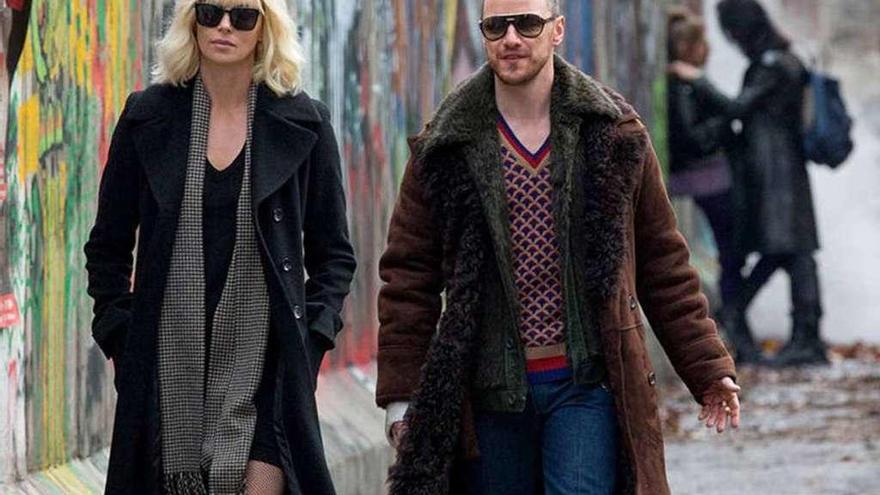 Charlize Theron y James McAvoy protagonizan &#039;Atómica&#039;.