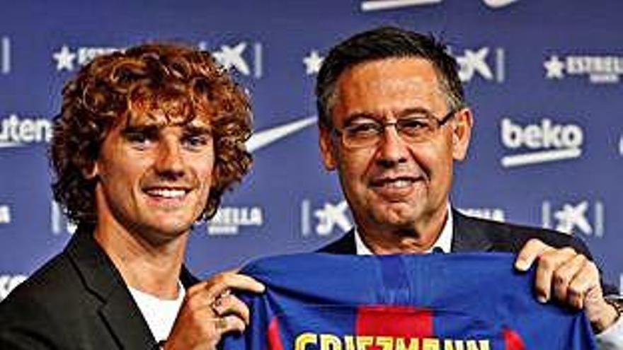 Griezmann y Bartomeu, ayer en la presentación del francés.