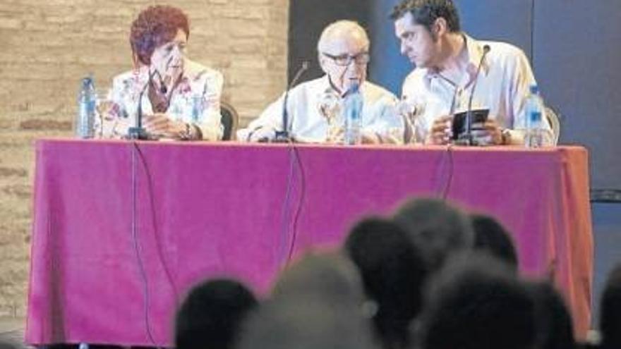 Un recital de poesía rinde homenaje al casco histórico