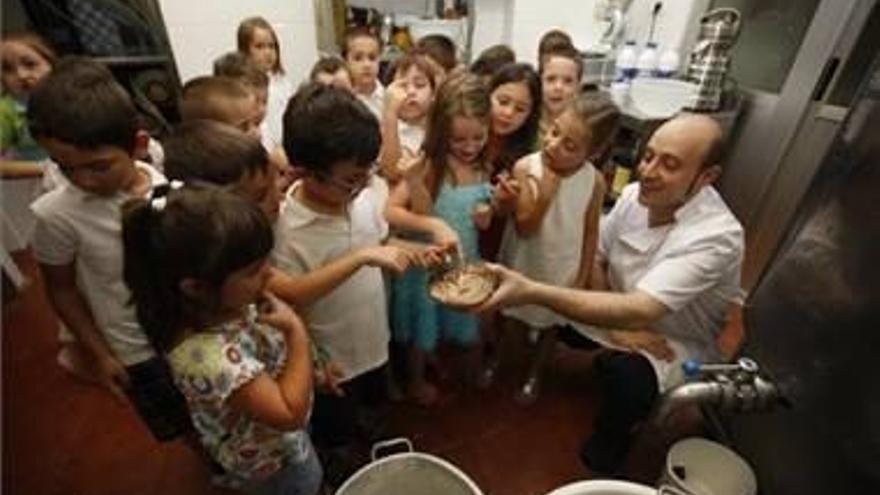 Los niños de Vila-real aprenden a hacer helados