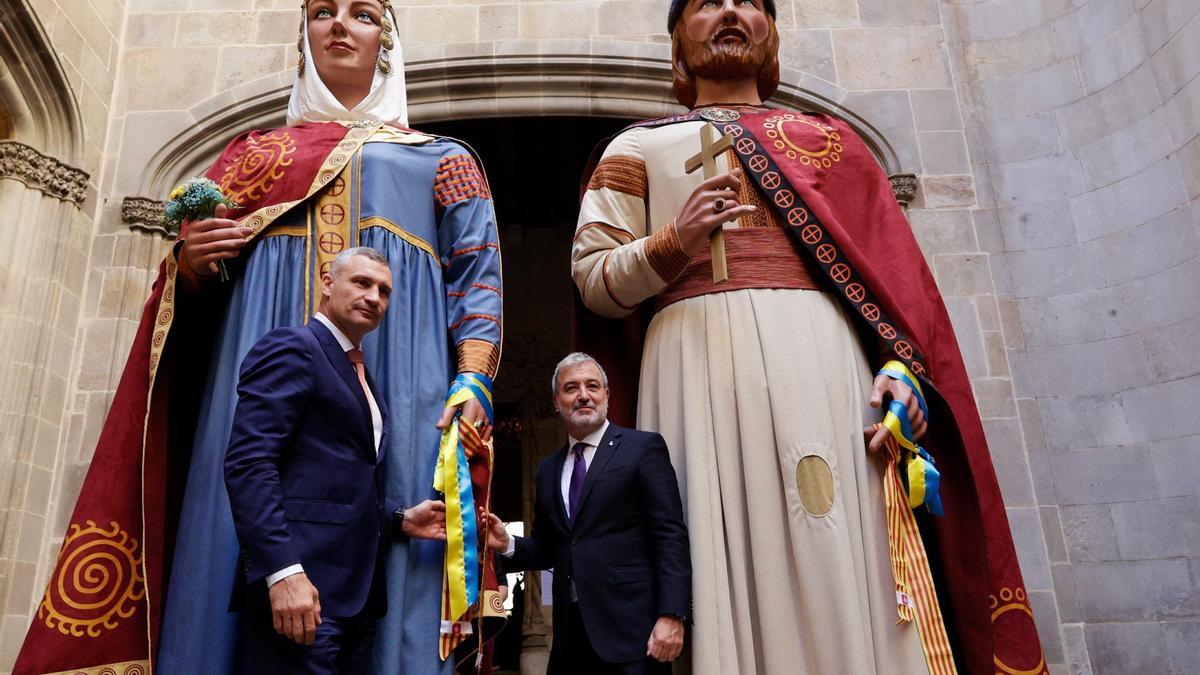 El alcalde de Barcelona, Jaume Collboni, y el alcalde de Kiev, Vitali Klitxkó