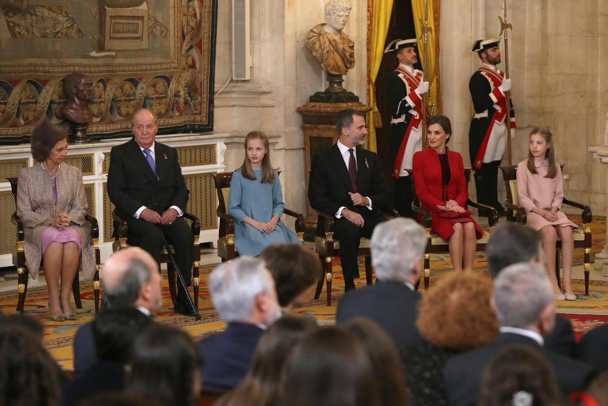 La princesa Leonor recibe el Toisón de Oro de manos de Felipe VI