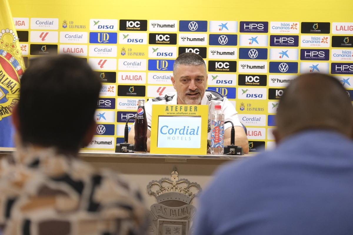 Rueda de prensa del entrenador de la UD Las Palmas, Xavier García Pimienta