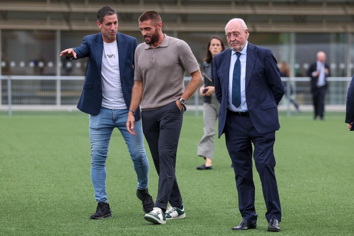 La presentación de la Ciudad deportiva de la Damm, en imágenes