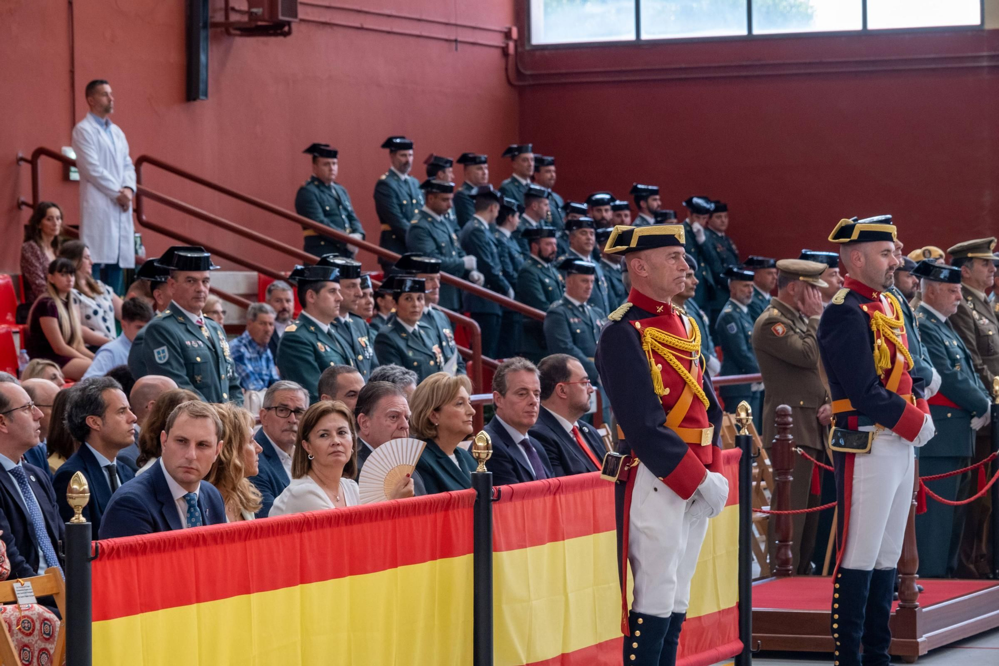 EN IMÁGENES: Así fueron los actos en Oviedo del 179 aniversario de la Guardia Civil