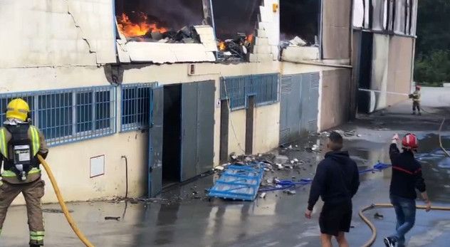 Incendio en una fábrica de O Porriño